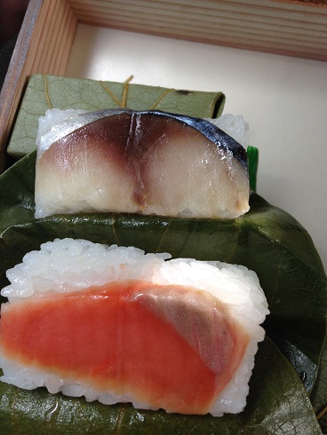 奈良公園・東大寺観光アレルギー情報「柿の葉寿司」と「そば・うどん」を食べました
